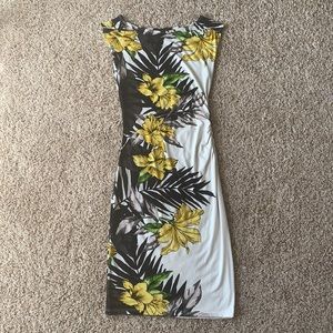 Snap Yellow Lily Dress Size Small